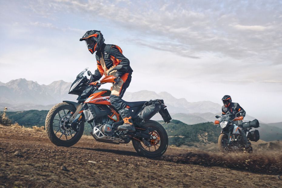 KTM 390 Adventure and 250 Advenure with new colours Bikedekho News