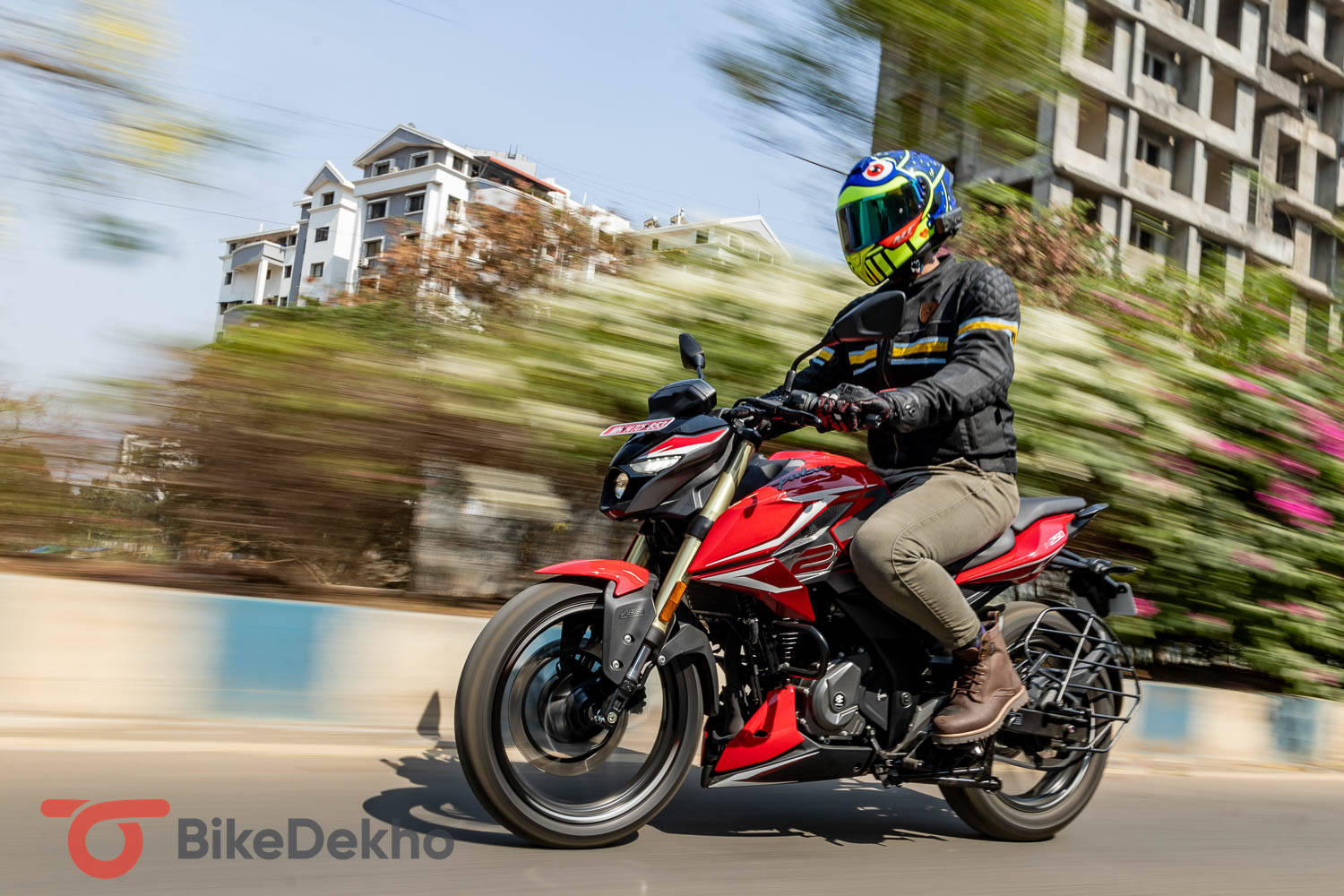 Bajaj Pulsar N250 Review