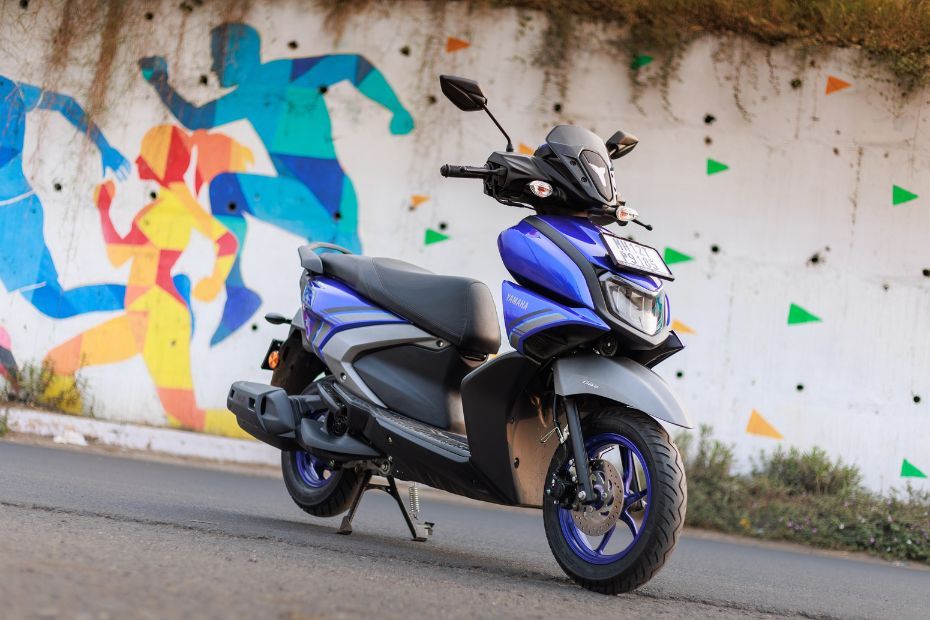 Yamaha RayZR 125 Fi Hybrid Disc Bikedekho News