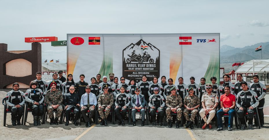 25th Kargil Vijay Diwas: TVS Ronin and TVS Apache RTR 200 4V Women Riders Rally Group Photo 25th Kargil Vijay Diwas: TVS Ronin and TVS Apache RTR 200 4V Women Riders Rally Group Photo