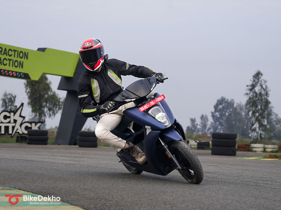 2025 Ather 450X Cornering Shot