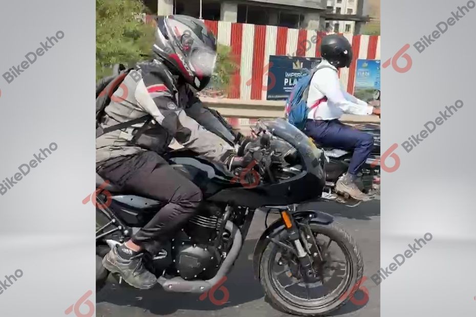 Upcoming Triumph Thruxton 400 Spied in India Once Again