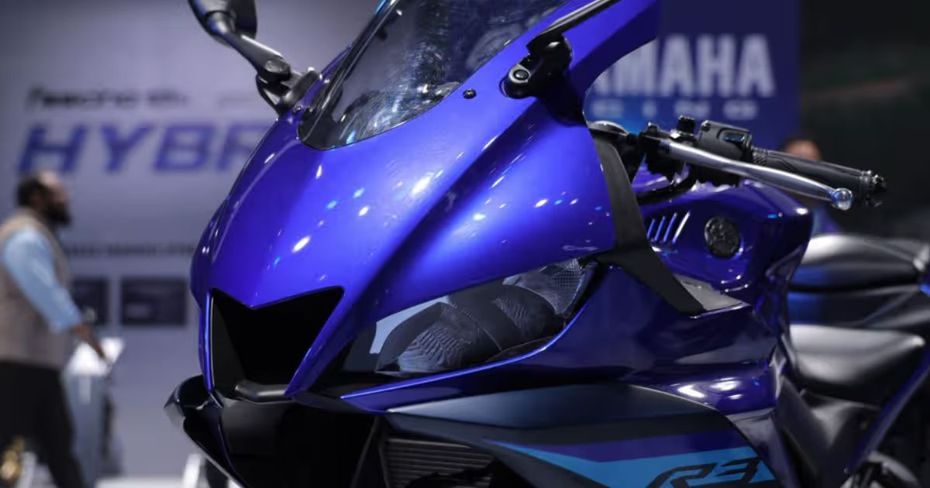 2025 Yamaha R3 Vs India Spec R3: Differences Explained | BikeDekho