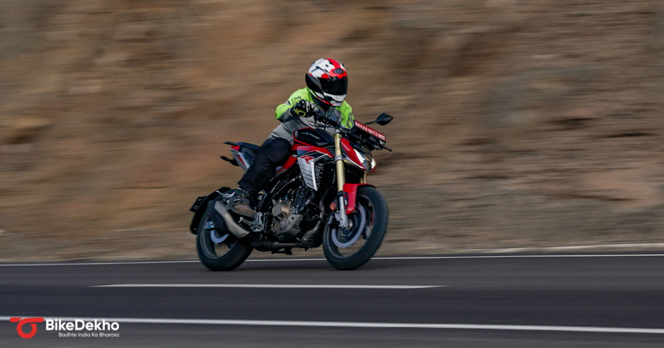 Hero Xtreme 250R Cornering