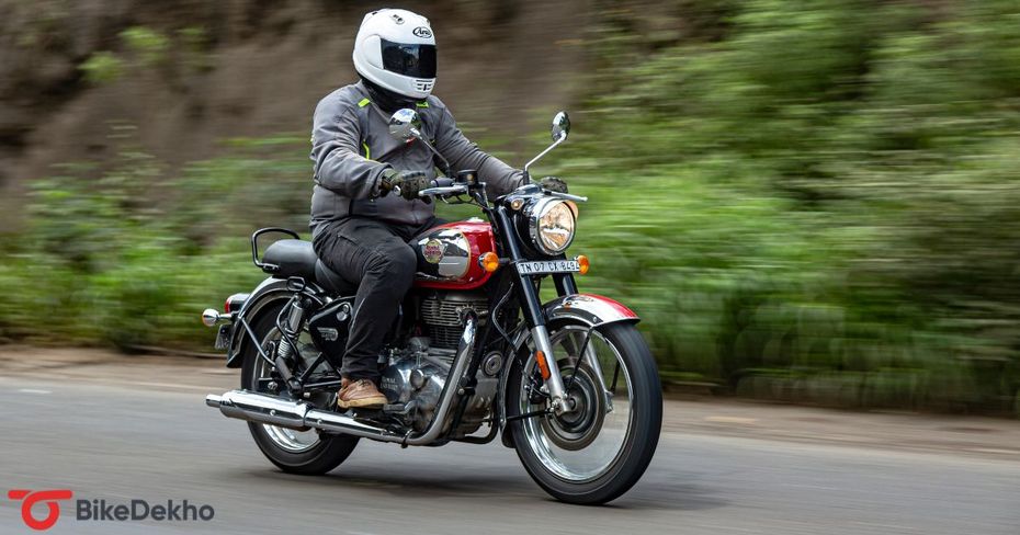 Royal Enfield Classic 350 Riding Shot Royal Enfield Classic 350 Riding Shot