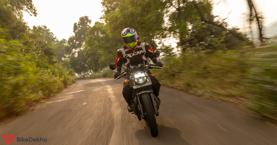 Royal Enfield Continental GT 650 Apex Grey Riding Shot Royal Enfield Continental GT 650 Apex Grey Riding Shot