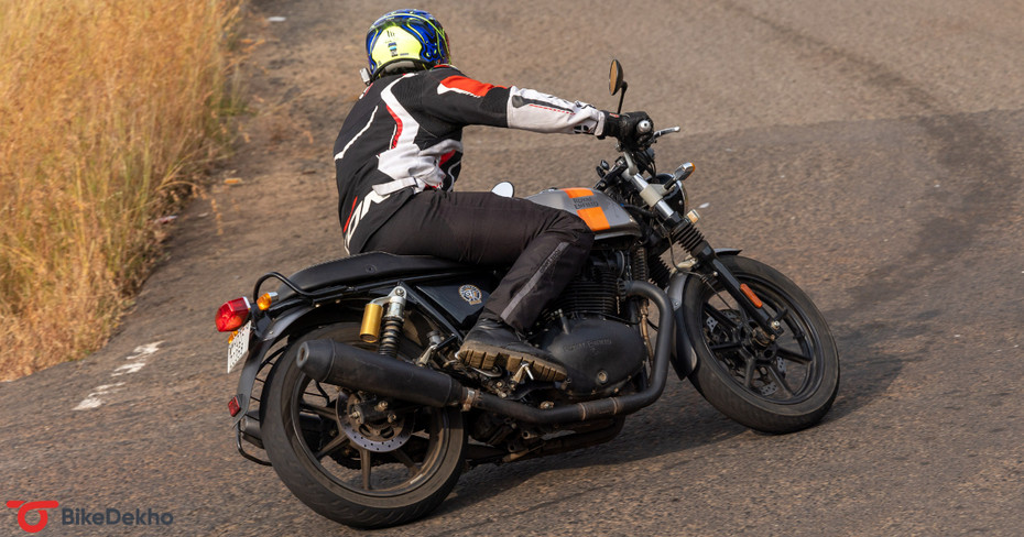 Royal Enfield Continental GT 65 Apex Grey Cornering Shot Royal Enfield Continental GT 65 Apex Grey Cornering Shot