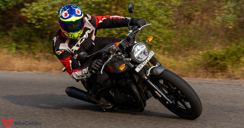 Royal Enfield Continental GT 650 Apex Grey Cornering Shot Royal Enfield Continental GT 650 Apex Grey Cornering Shot