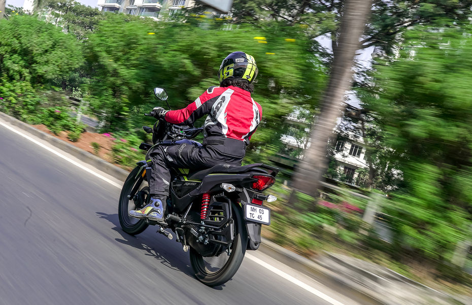 Honda SP 125 Riding Shot Honda SP 125 Riding Shot