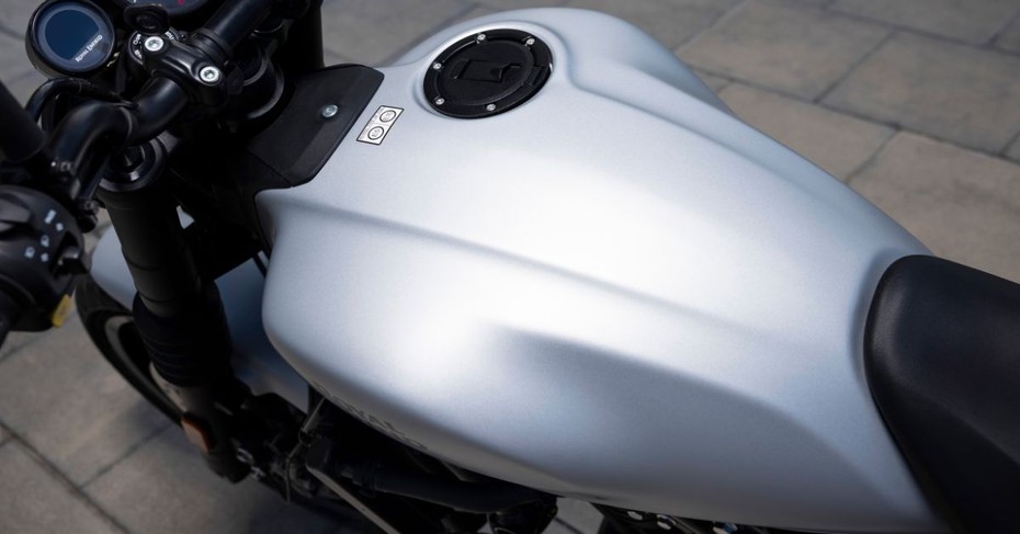 Royal Enfield Guerrilla 450 fuel tank Royal Enfield Guerrilla 450