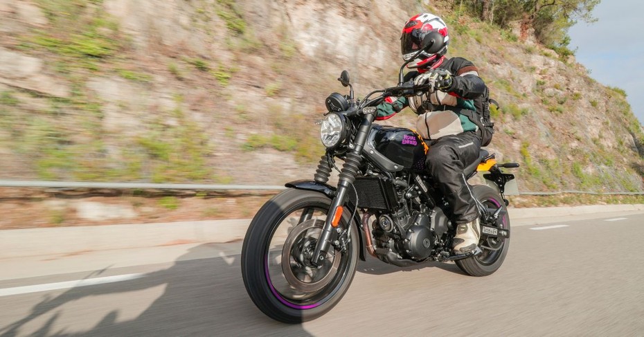 Royal Enfield Guerrilla 450 comfortable seat Royal Enfield Guerrilla 450