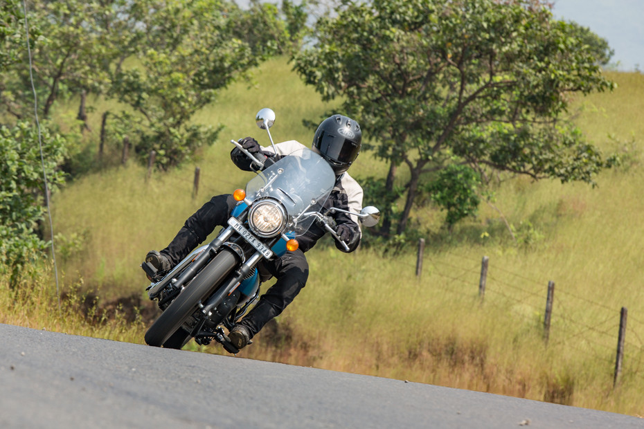 Royal Enfield Meteor 350 Cornering Shot