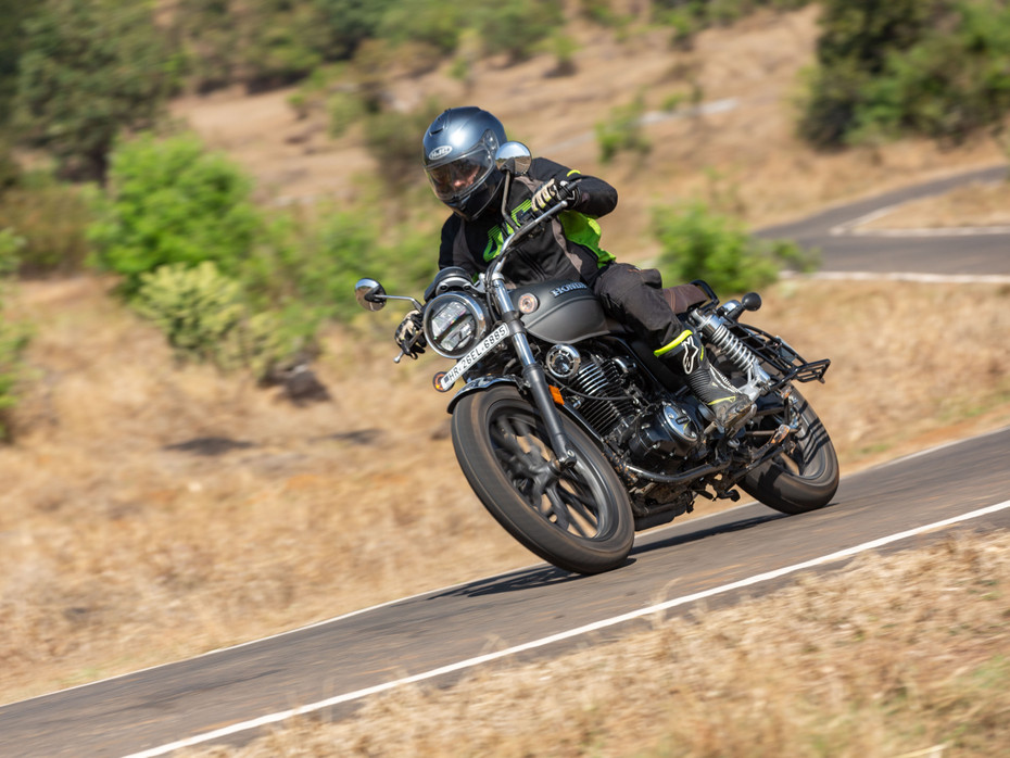 Honda H'ness CB530 Riding Shot