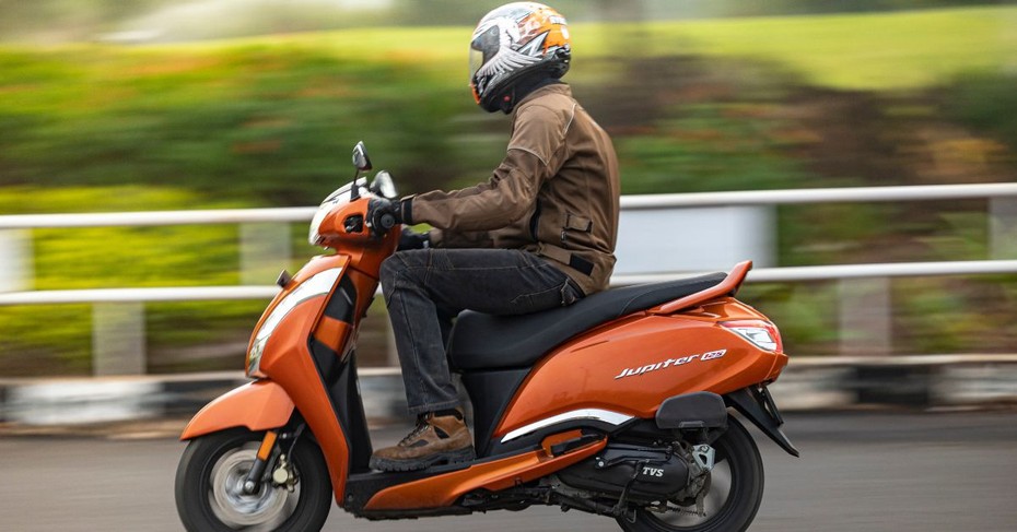 TVS Juptier 125 Riding Posture