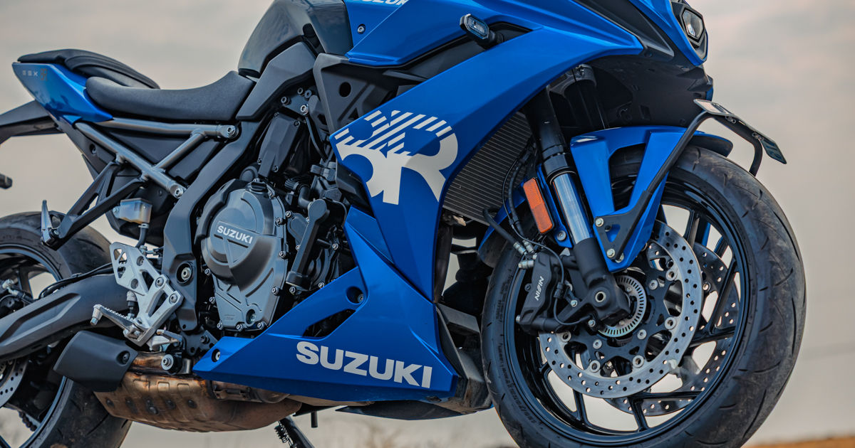 Suzuki GSX-8R Price 2026 - Mileage, Colours, Images | BikeDekho