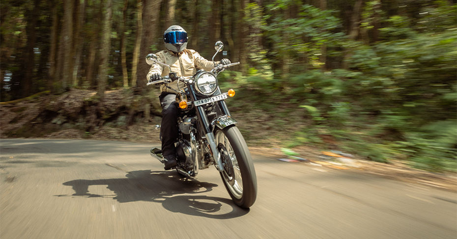 Royal Enfield Classic 650 Black Chrome Riding Shot