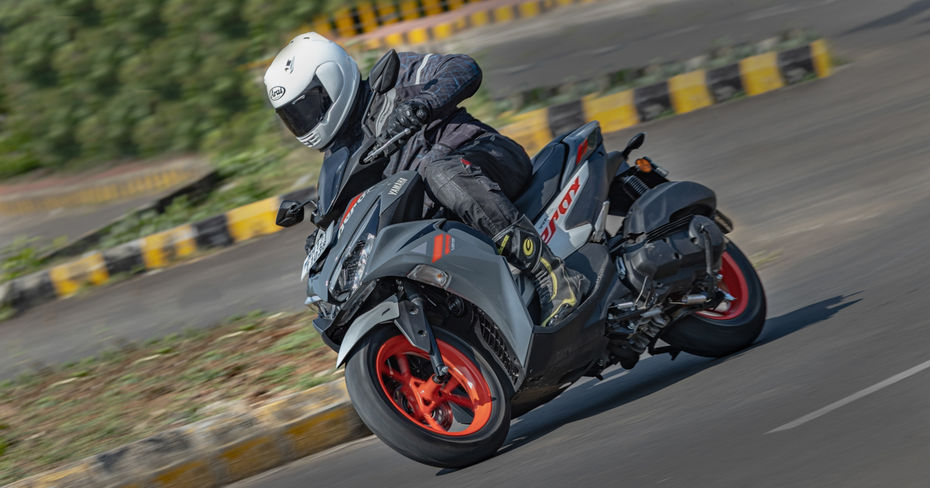 Yamaha Aerox 155 Grey Vermillion Cornering Shot Yamaha Aerox 155 Grey Vermillion Cornering Shot