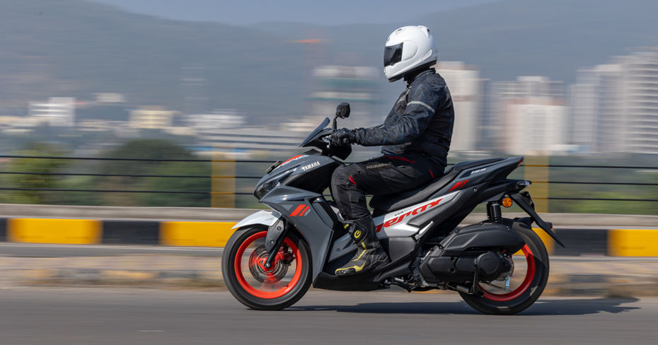 Yamaha Aerox 155 Grey Vermillion Riding Shot Yamaha Aerox 155 Grey Vermillion Riding Shot