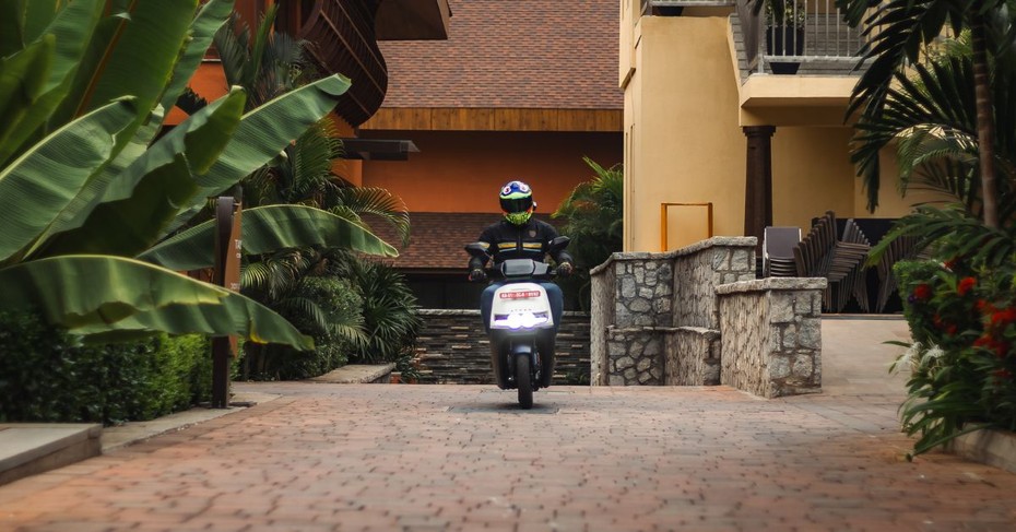 Ather Rizta Downhill