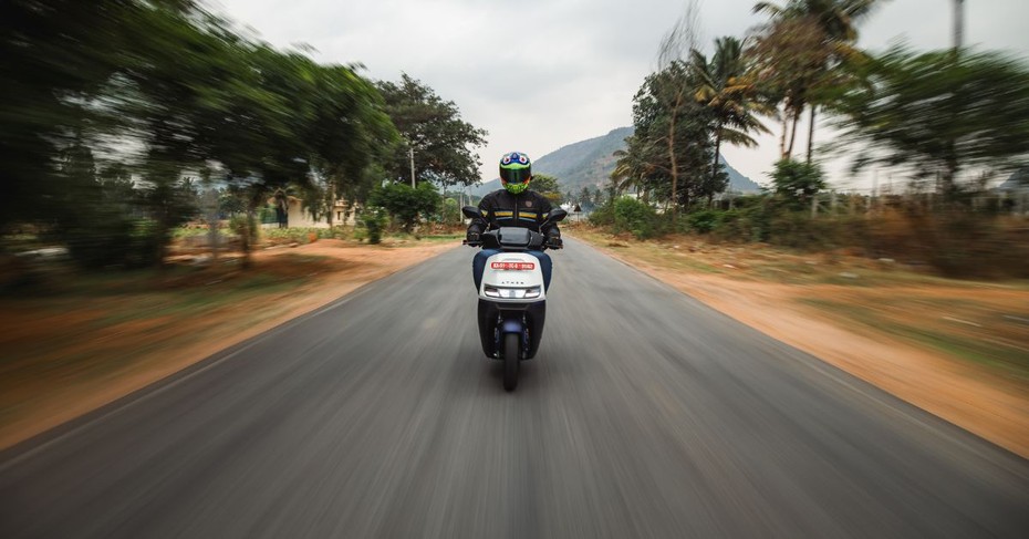 Ather Rizta Front