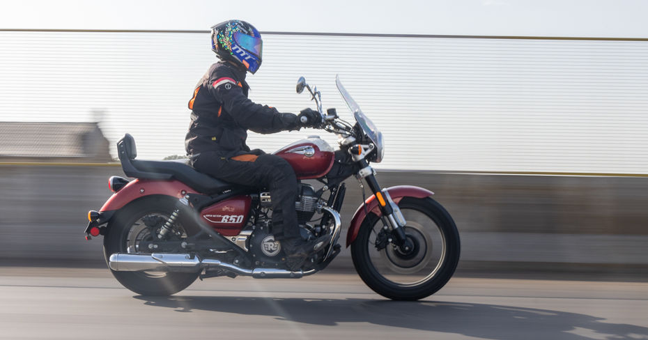 Royal Enfield Super Meteor 650 Riding Posture And Comfort Royal Enfield Super Meteor 650 Riding Posture And Comfort