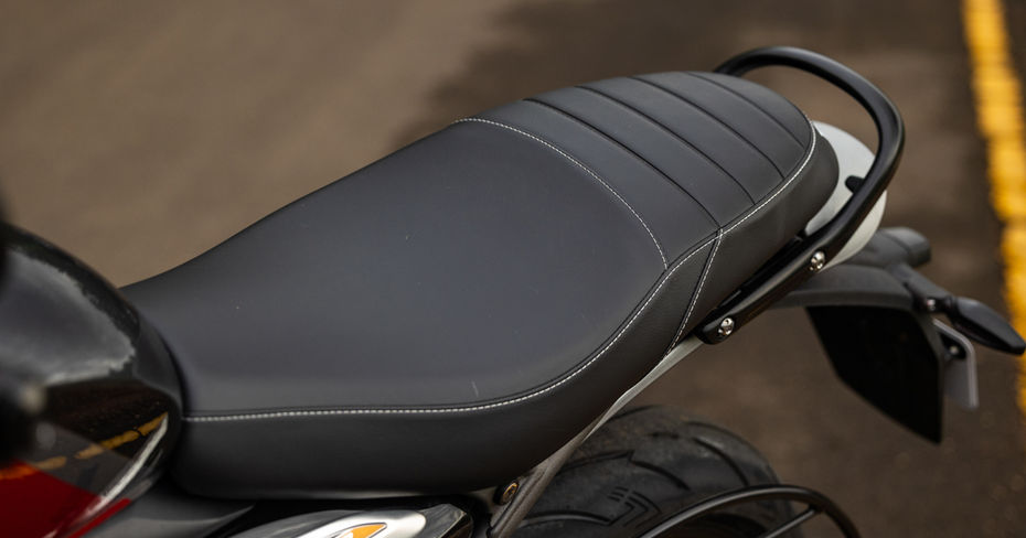 Triumph Speed 400 rider seat Triumph Speed 400