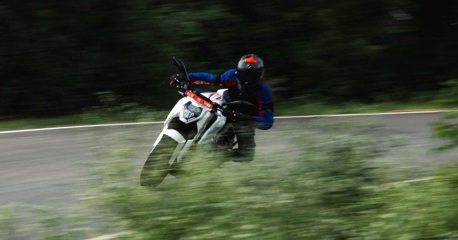 Ultraviolette F77 Mach 2 Cornering