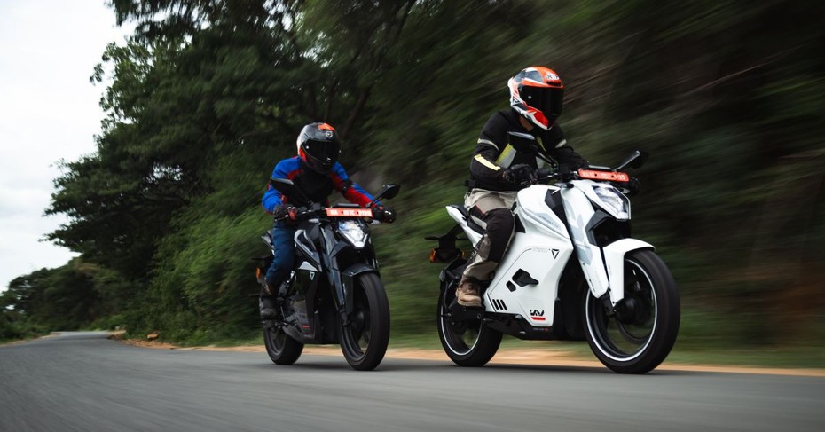 Ultraviolette F77 Mach 2 Riding Posture And Comfort