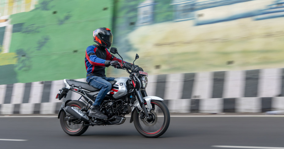 Bajaj Freedom 125 Riding Shot Bajaj Freedom 125 Riding Shot