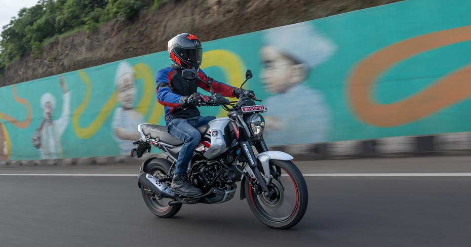 Bajaj Freedom 125 Riding Shot Bajaj Freedom 125 Riding Shot