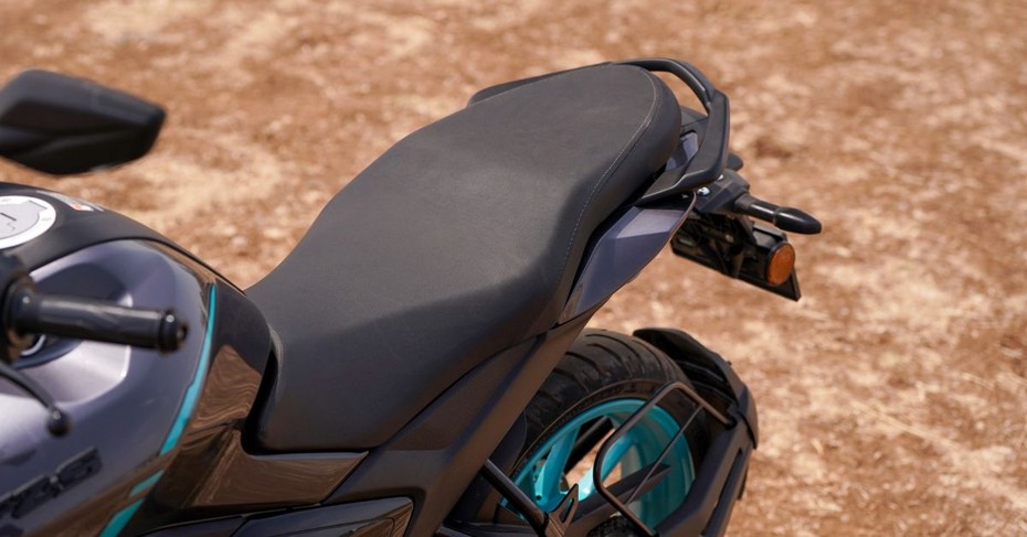 Yamaha FZ-S Fi Hybrid Seat