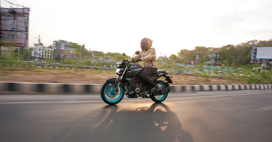 Yamaha FZ-S Fi Hybrid Cornering Shot