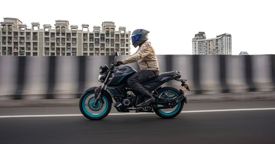 Yamaha FZ-S Fi Hybrid Riding Shot