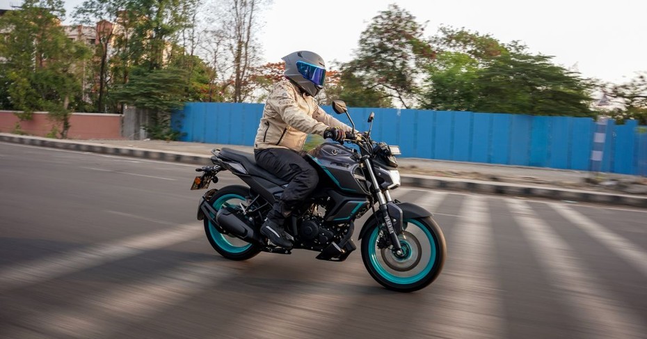 Yamaha FZ-S Fi Hybrid Seating Comfort