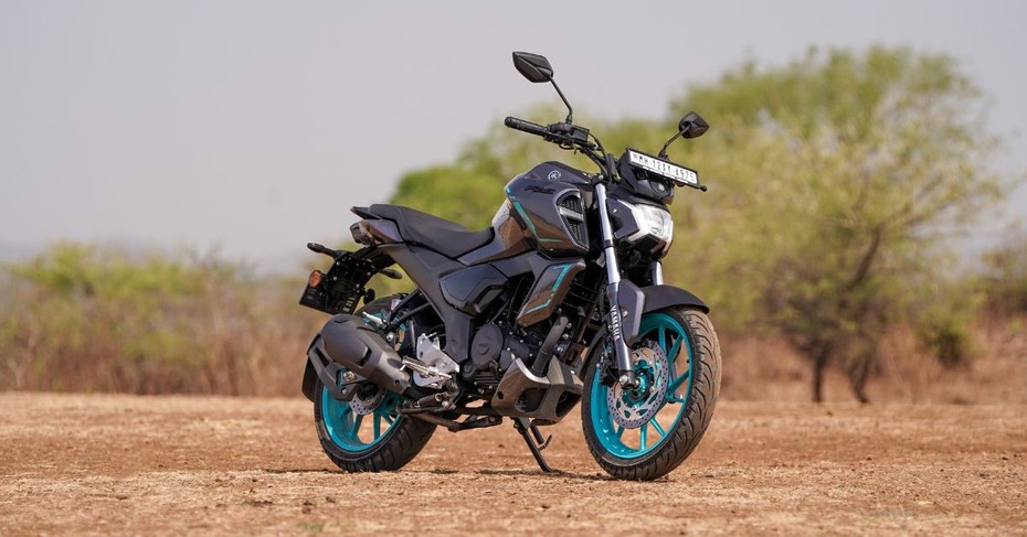 Yamaha FZ-S Fi Hybrid Front Right Shot