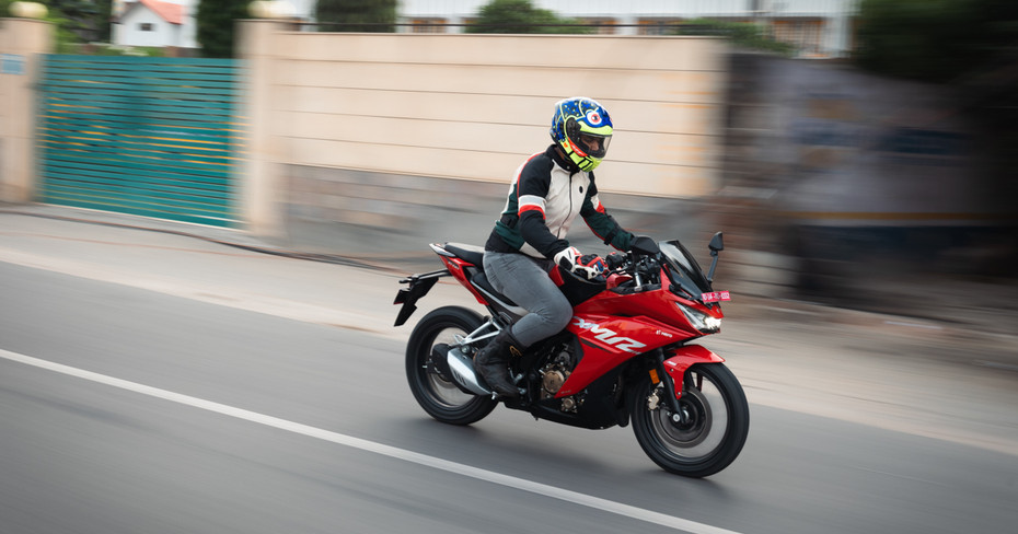 Hero Karizma XMR 210 Handling And Ride Quality Hero Karizma XMR 210 Handling And Ride Quality