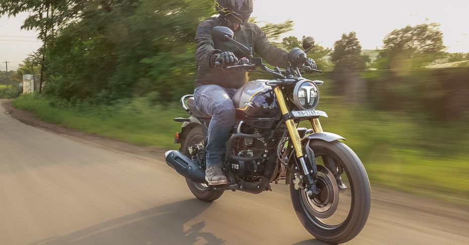 TVS Ronin Riding Posture
