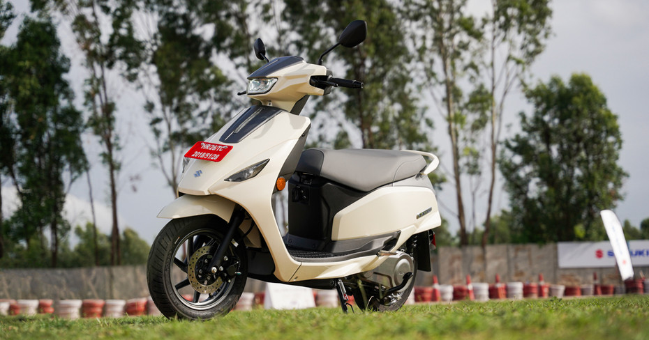 Suzuki e-Access Front Shot