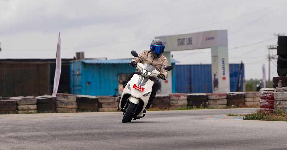 Suzuki e-Access Cornering Shot