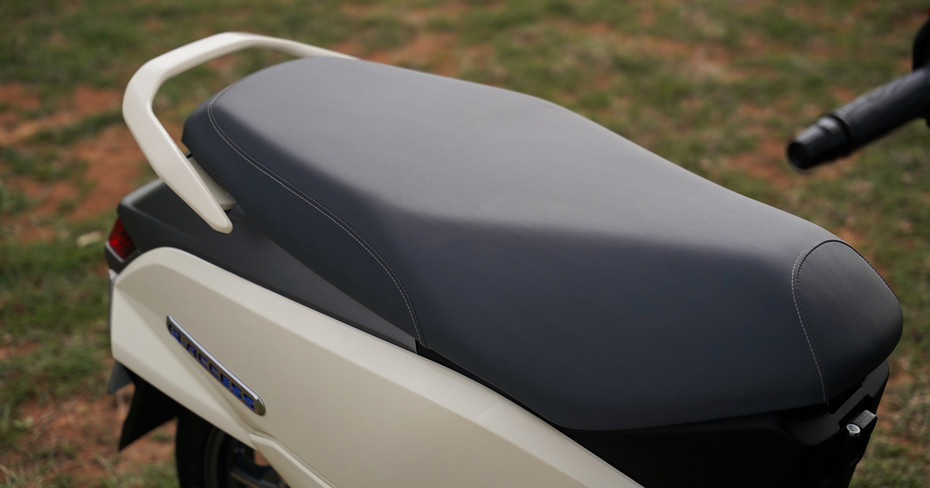 Suzuki e-Access Seat