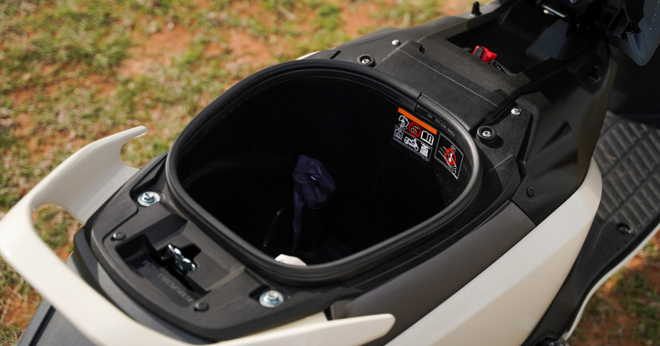 Suzuki e-Access Underseat Storage