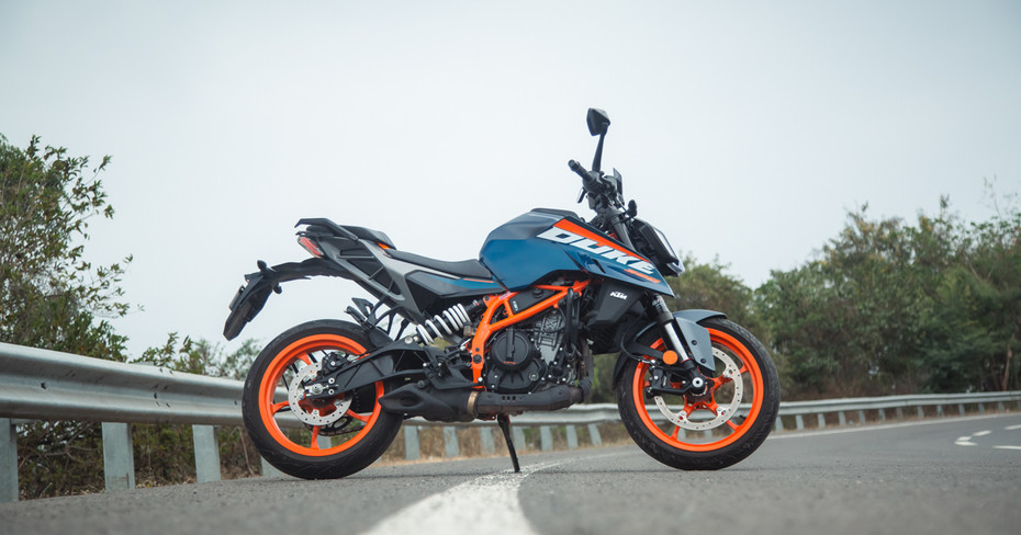KTM 390 Duke Atlantic Blue Side Profile