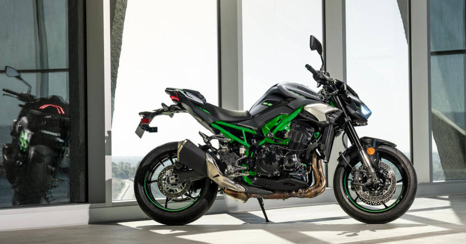 Kawasaki Z900 Side Profile