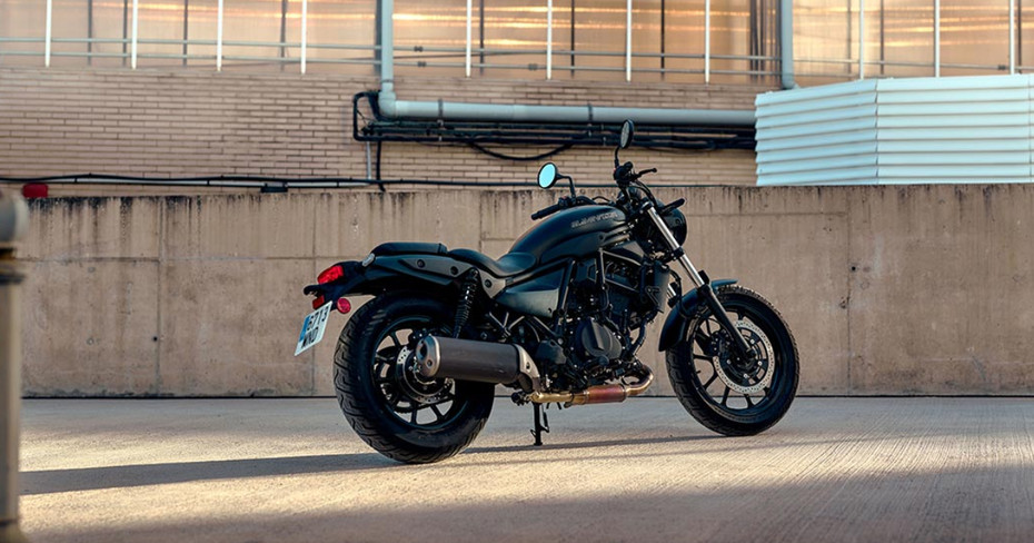 Kawasaki Eliminator Rear Three-quarters