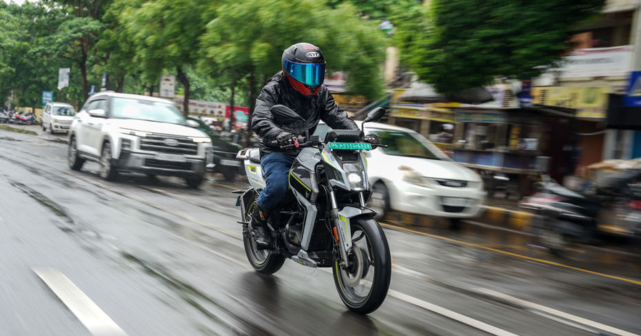 Matter Aera 5000+ Riding Shot