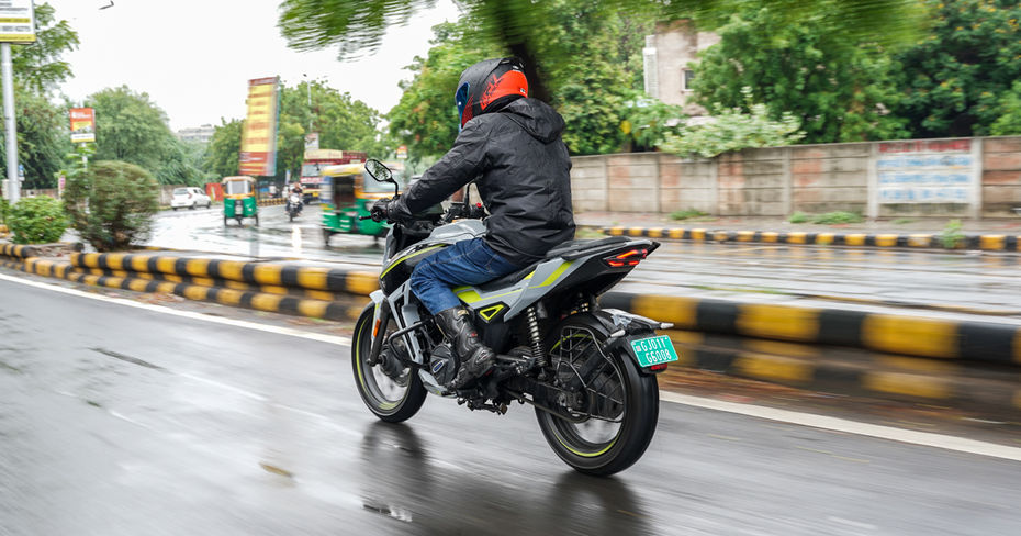 Matter Aera 5000+ Riding Shot