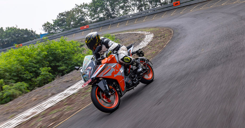 KTM RC 200 Racetrack Shot KTM RC 200 Racetrack Shot