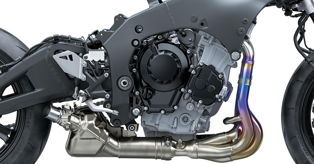 New Kawasaki Ninja ZX-10R Price 2026 - Mileage, Colours, Images