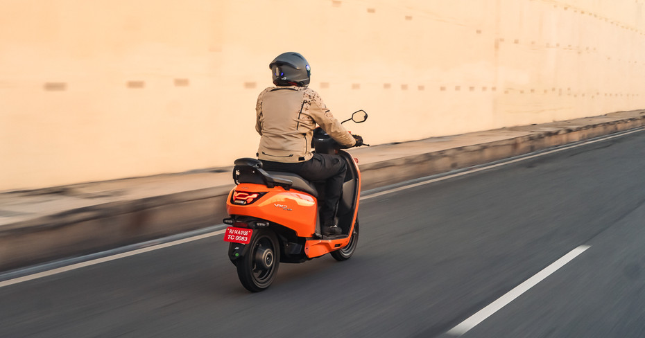 Vida VX2 Rear Riding Shot