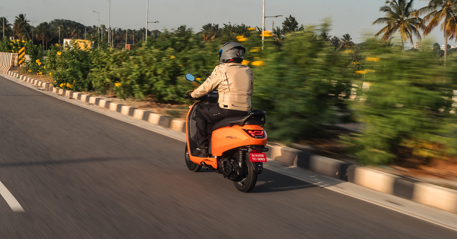 Vida VX2 Highway Riding